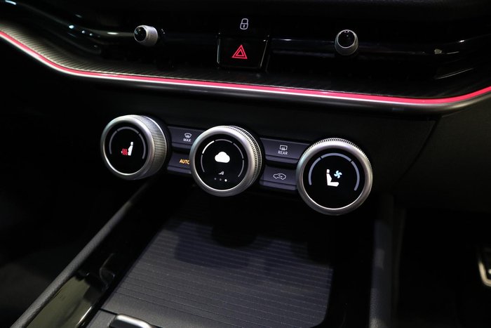 2025 SKODA Superb 195TSI Sportline