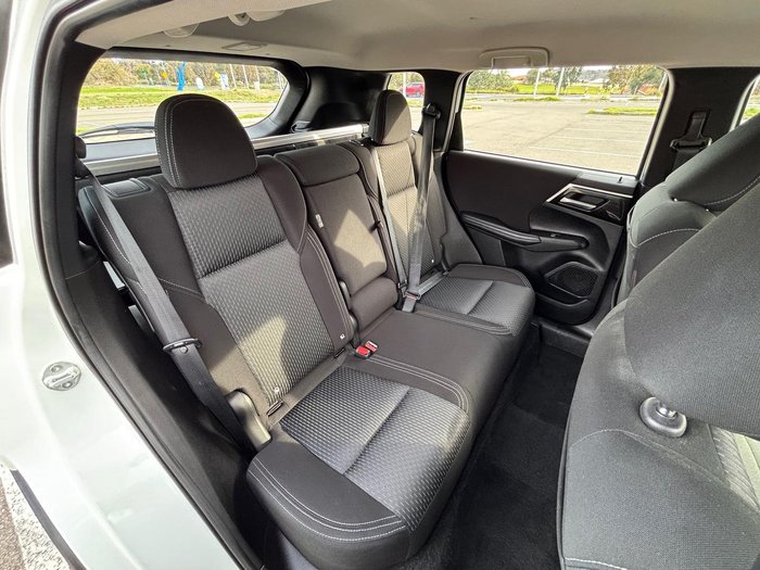 2023 Mitsubishi Outlander ES