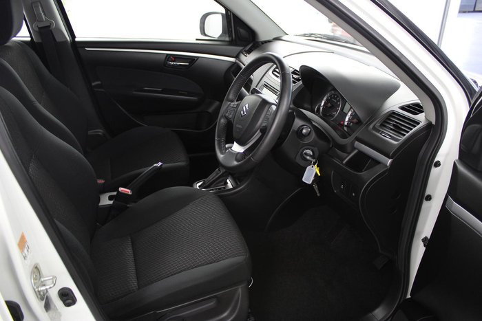 2016 Suzuki Swift GL Navigator
