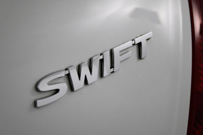 2016 Suzuki Swift GL Navigator