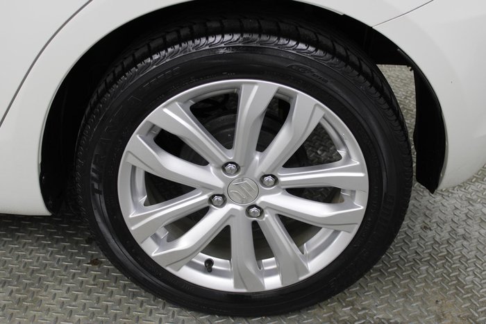 2016 Suzuki Swift GL Navigator