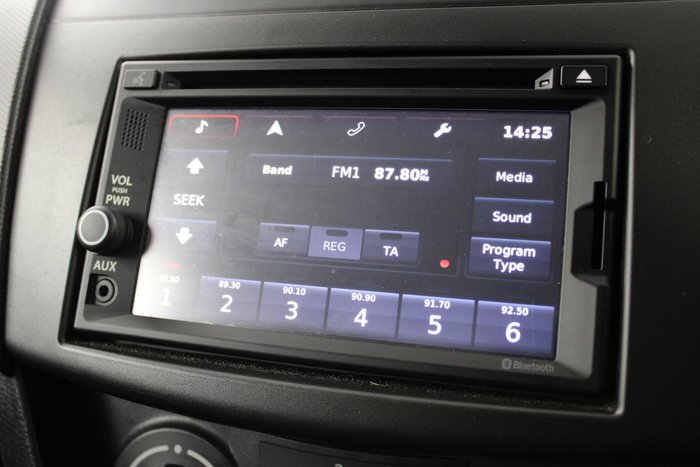 2016 Suzuki Swift GL Navigator