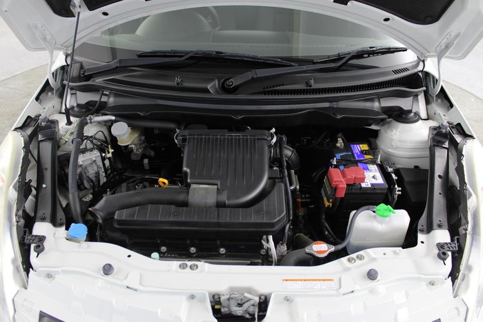 2016 Suzuki Swift GL Navigator
