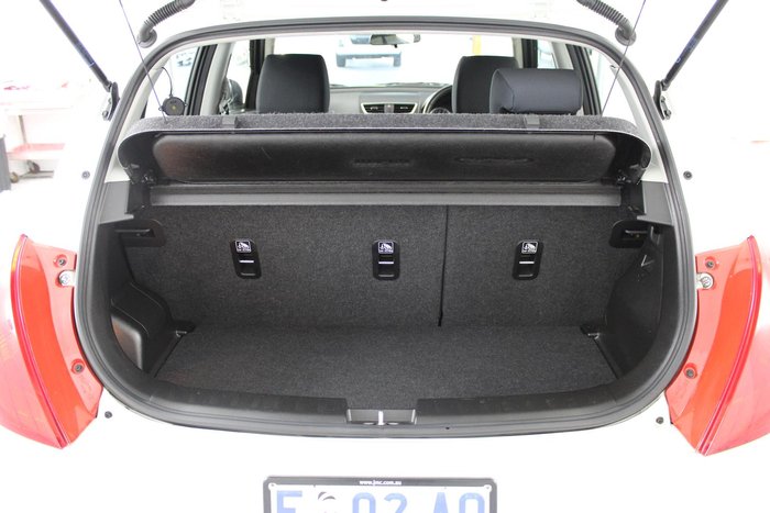 2016 Suzuki Swift GL Navigator