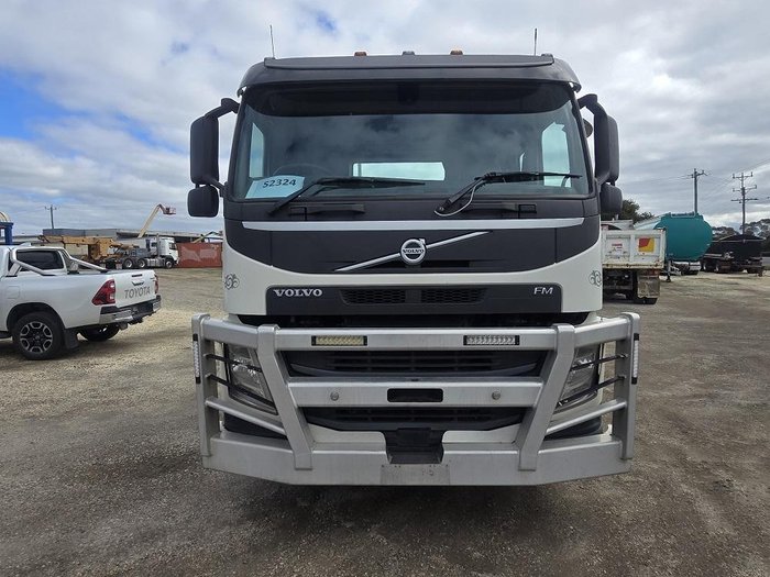 2019 Volvo Fm540 White