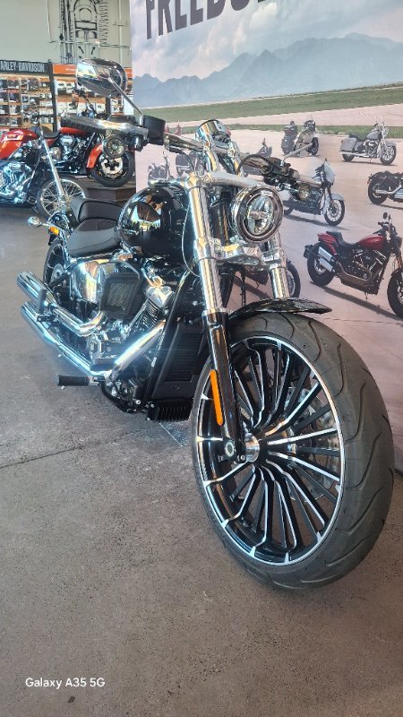 2025 Harley-davidson FXBR BREAKOUT (117) Vivid Black