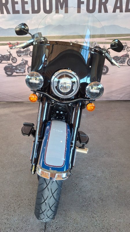 2023 Harley-davidson FLHCS HERITAGE CLASSIC 114 Billiard Blue/Billiard Gray