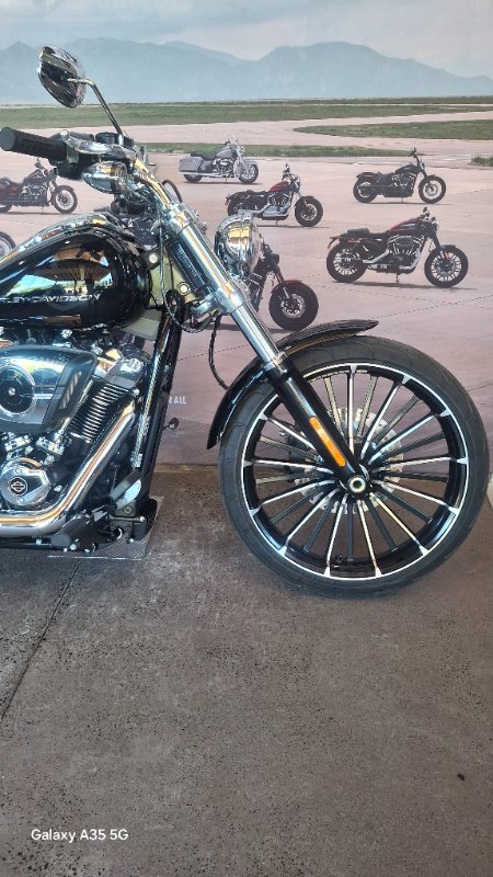 2025 Harley-davidson FXBR BREAKOUT (117) Vivid Black