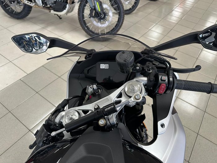 2025 CFMOTO 675SR-R SR Black