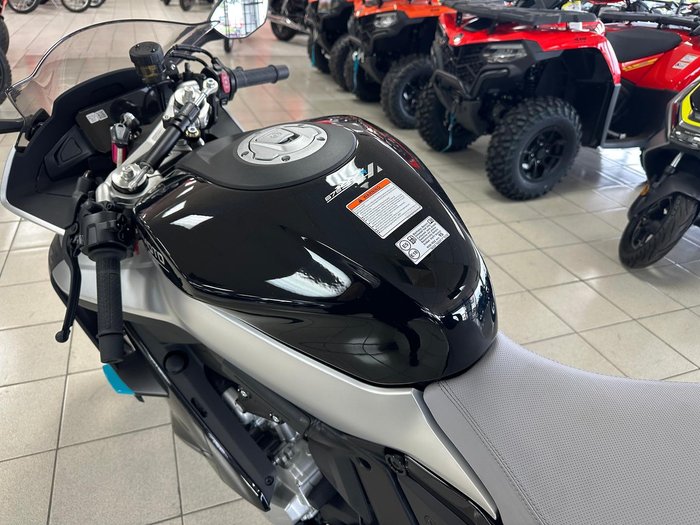 2025 CFMOTO 675SR-R SR Black