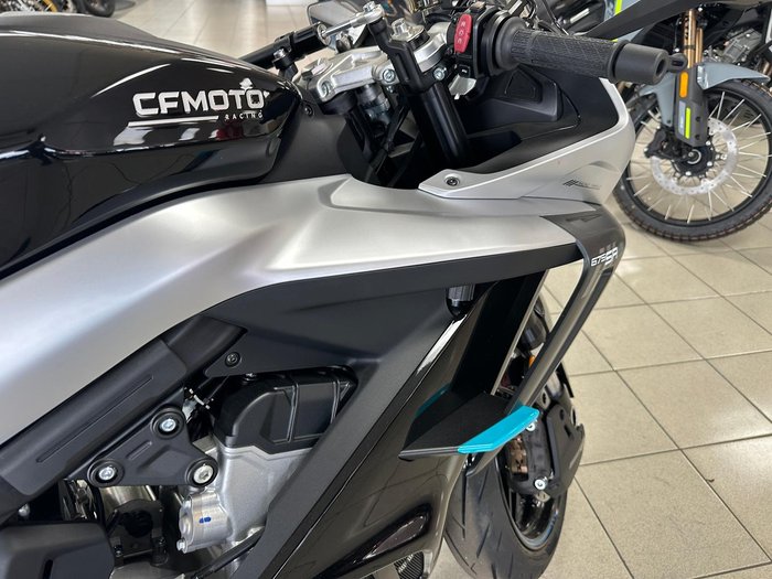 2025 CFMOTO 675SR-R SR Black
