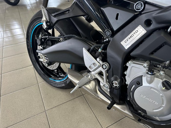 2025 CFMOTO 675SR-R SR Black