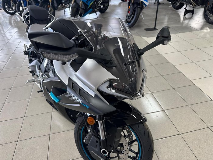 2025 CFMOTO 675SR-R SR Black