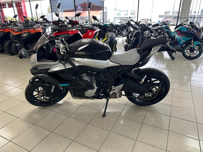 2025 CFMOTO 675SR-R SR Black