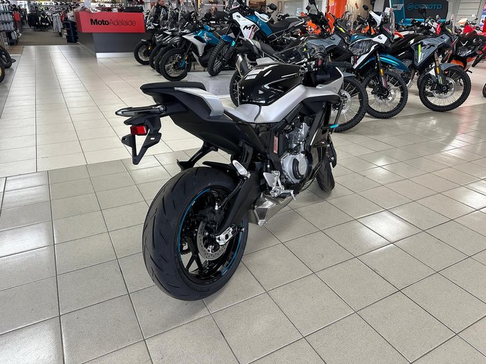 2025 CFMOTO 675SR-R SR Black