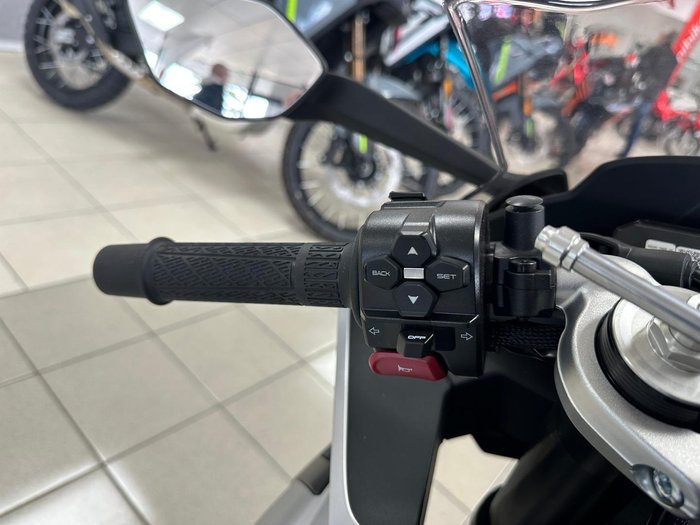 2025 CFMOTO 675SR-R SR Black