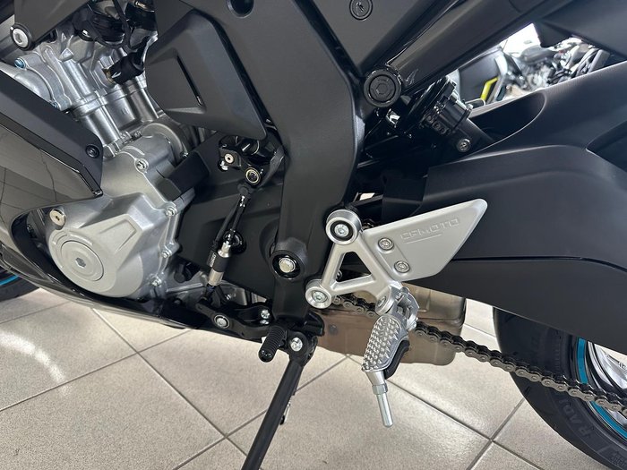 2025 CFMOTO 675SR-R SR Black