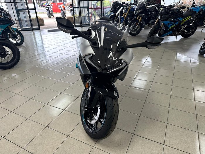 2025 CFMOTO 675SR-R SR Black