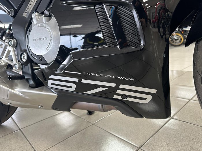 2025 CFMOTO 675SR-R SR Black