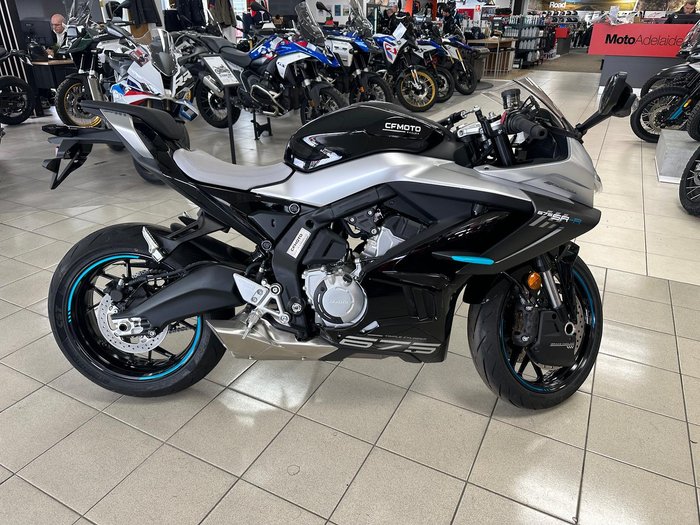 2025 CFMOTO 675SR-R SR Black