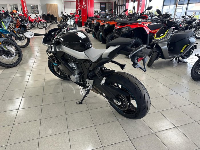 2025 CFMOTO 675SR-R SR Black