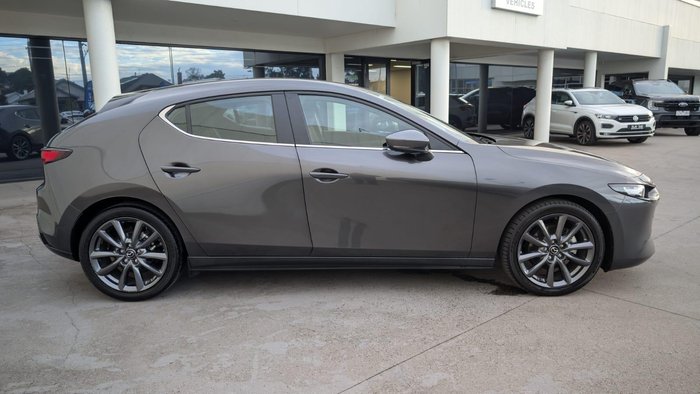 2022 Mazda 3 G20e Evolve M Hybrid