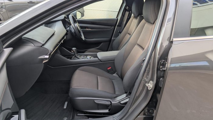 2022 Mazda 3 G20e Evolve M Hybrid
