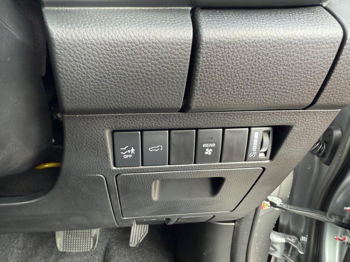 2025 Isuzu MU-X LS-T