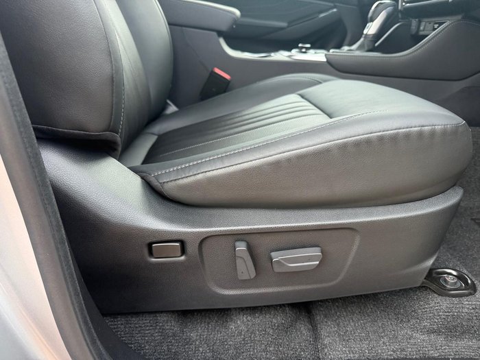 2025 Isuzu MU-X LS-T