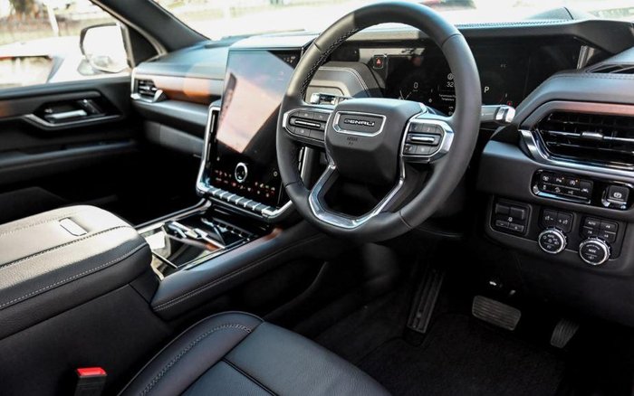 2025 GMC Yukon Denali
