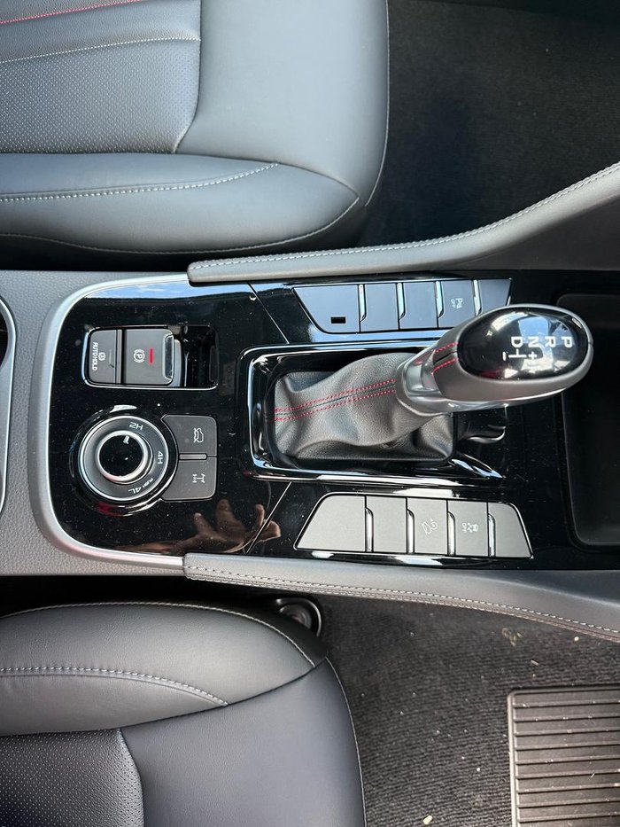 2025 Isuzu MU-X X-TERRAIN