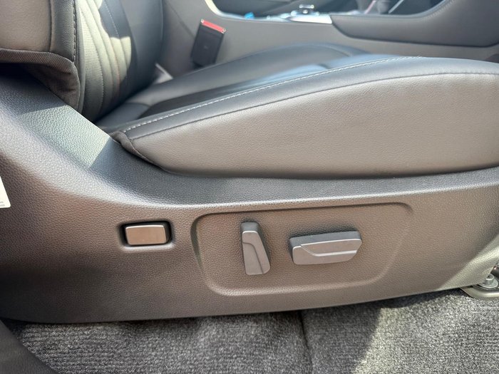 2025 Isuzu MU-X X-TERRAIN