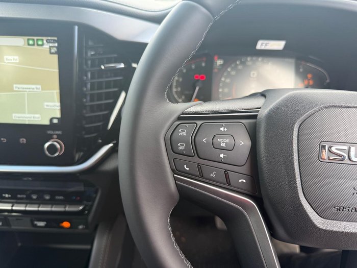 2025 Isuzu MU-X X-TERRAIN