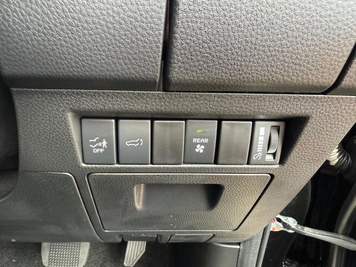 2025 Isuzu MU-X X-TERRAIN