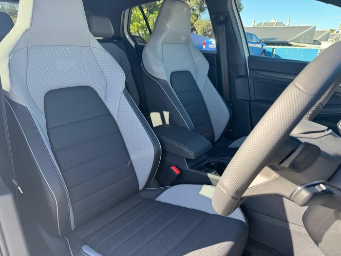 2025 Volkswagen Golf 110TSI R-Line