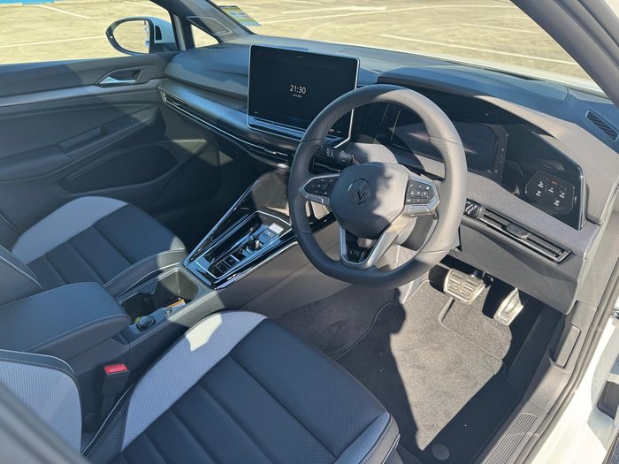 2025 Volkswagen Golf 110TSI R-Line