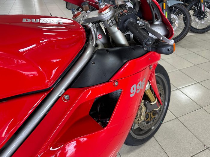 2000 Ducati 996 Superbike Red