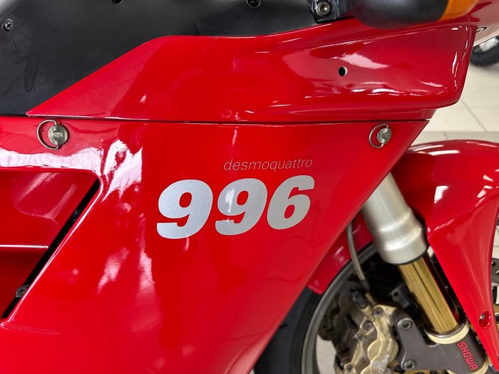 2000 Ducati 996 Superbike Red