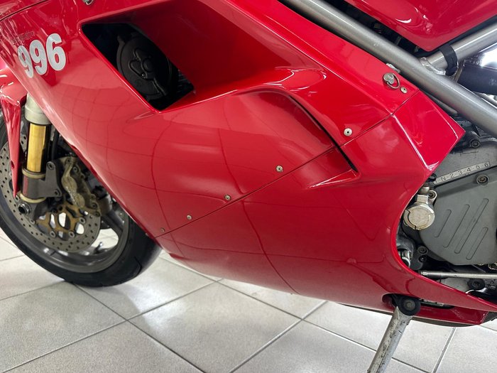 2000 Ducati 996 Superbike Red