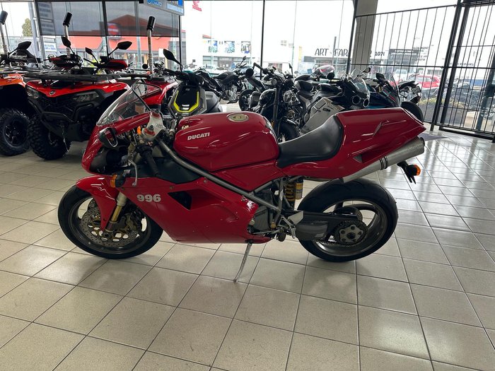 2000 Ducati 996 Superbike Red