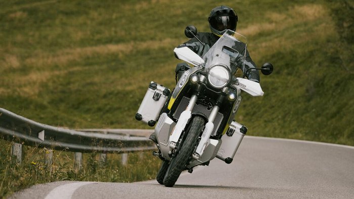 2025 Husqvarna Norden 901 Expedition Norden Black