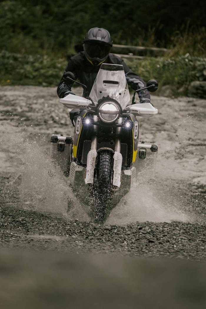 2025 Husqvarna Norden 901 Expedition Norden Black