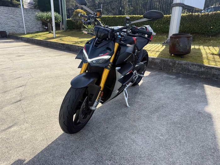 2022 Ducati Streetfighter V4 SP Streetfighter Black