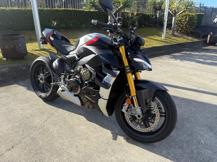 2022 Ducati Streetfighter V4 SP Streetfighter Black