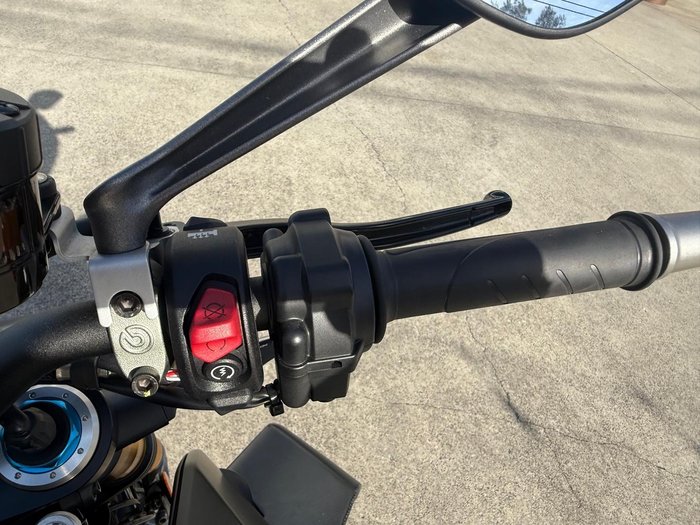 2022 Ducati Streetfighter V4 SP Streetfighter Black