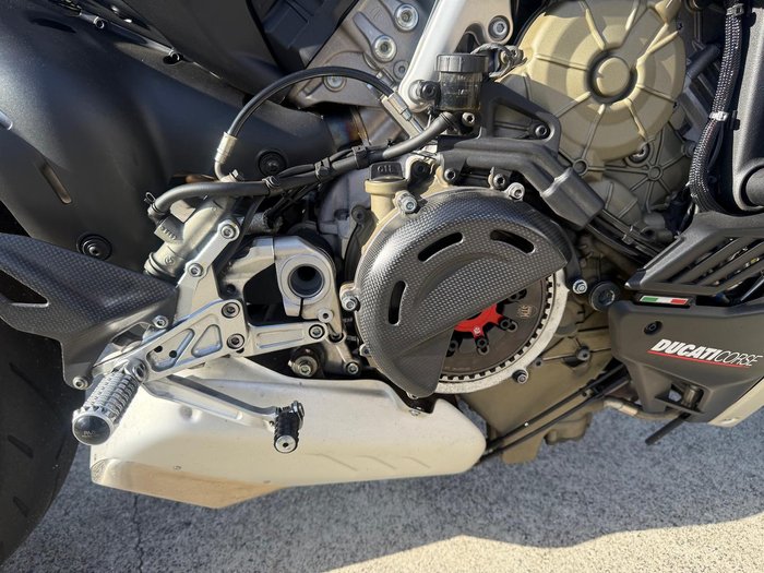 2022 Ducati Streetfighter V4 SP Streetfighter Black