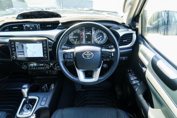 2023 Toyota Hilux SR5