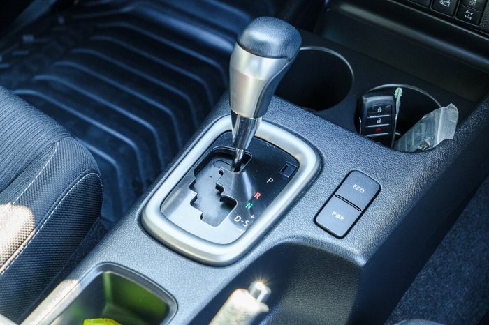 2023 Toyota Hilux SR5