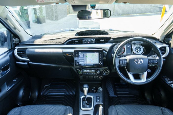 2023 Toyota Hilux SR5