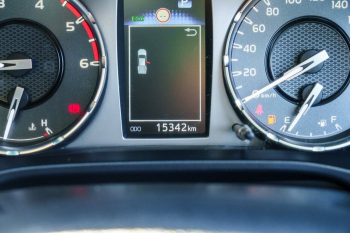 2023 Toyota Hilux SR5